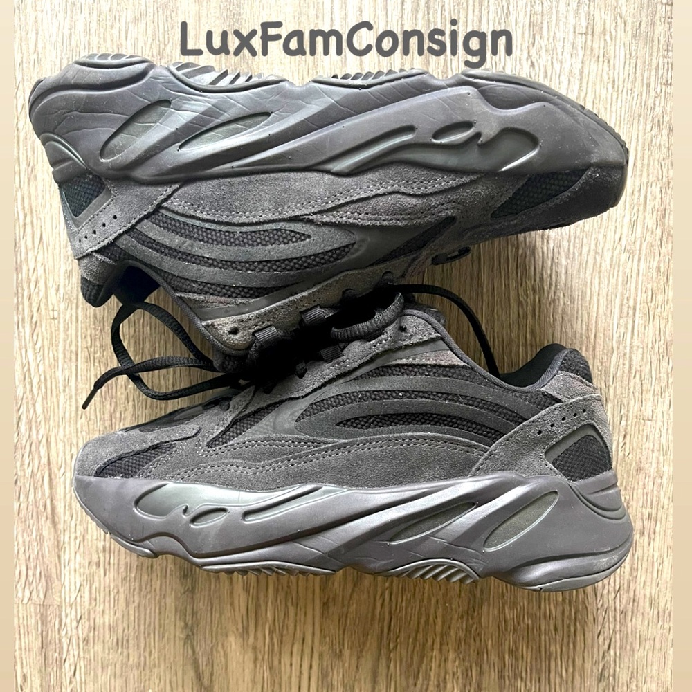 Yeezy Boost 700 V2